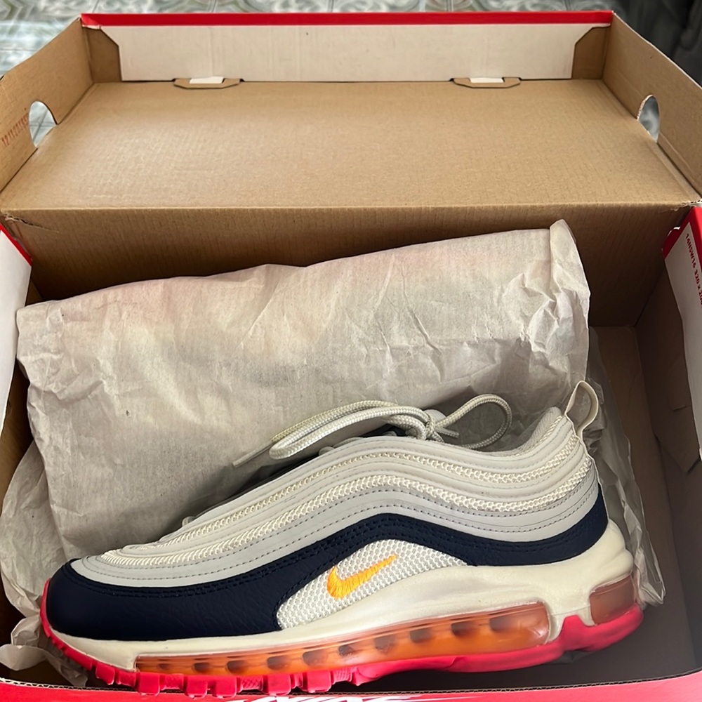 Womens Air Max 97 size 6